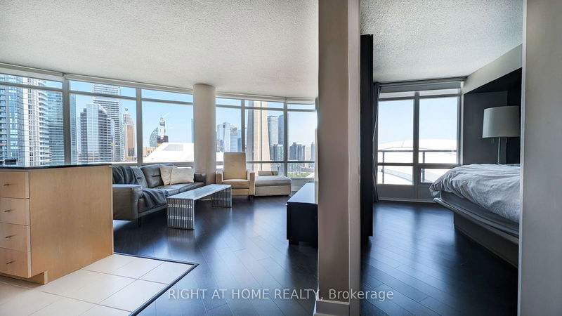 home for lease on 3103-361 Front Street W