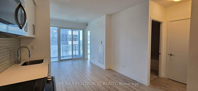 home for lease on 804-5180 Yonge Street