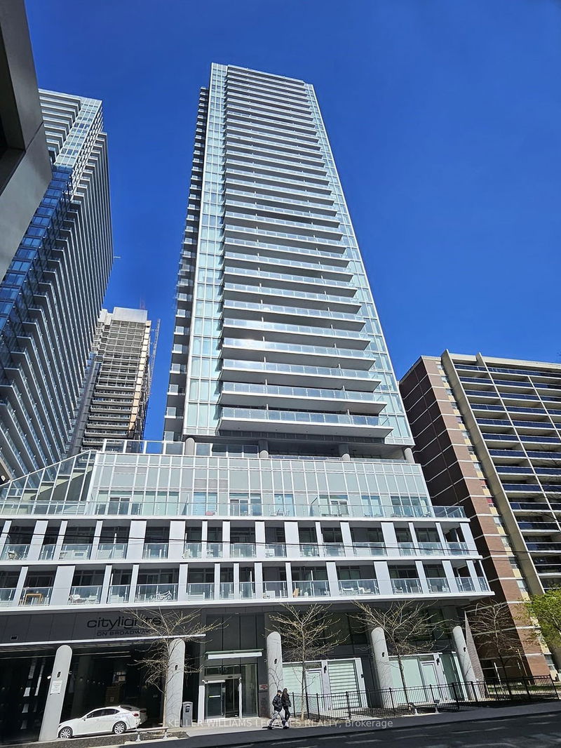 home for lease on 3501-195 Redpath Avenue