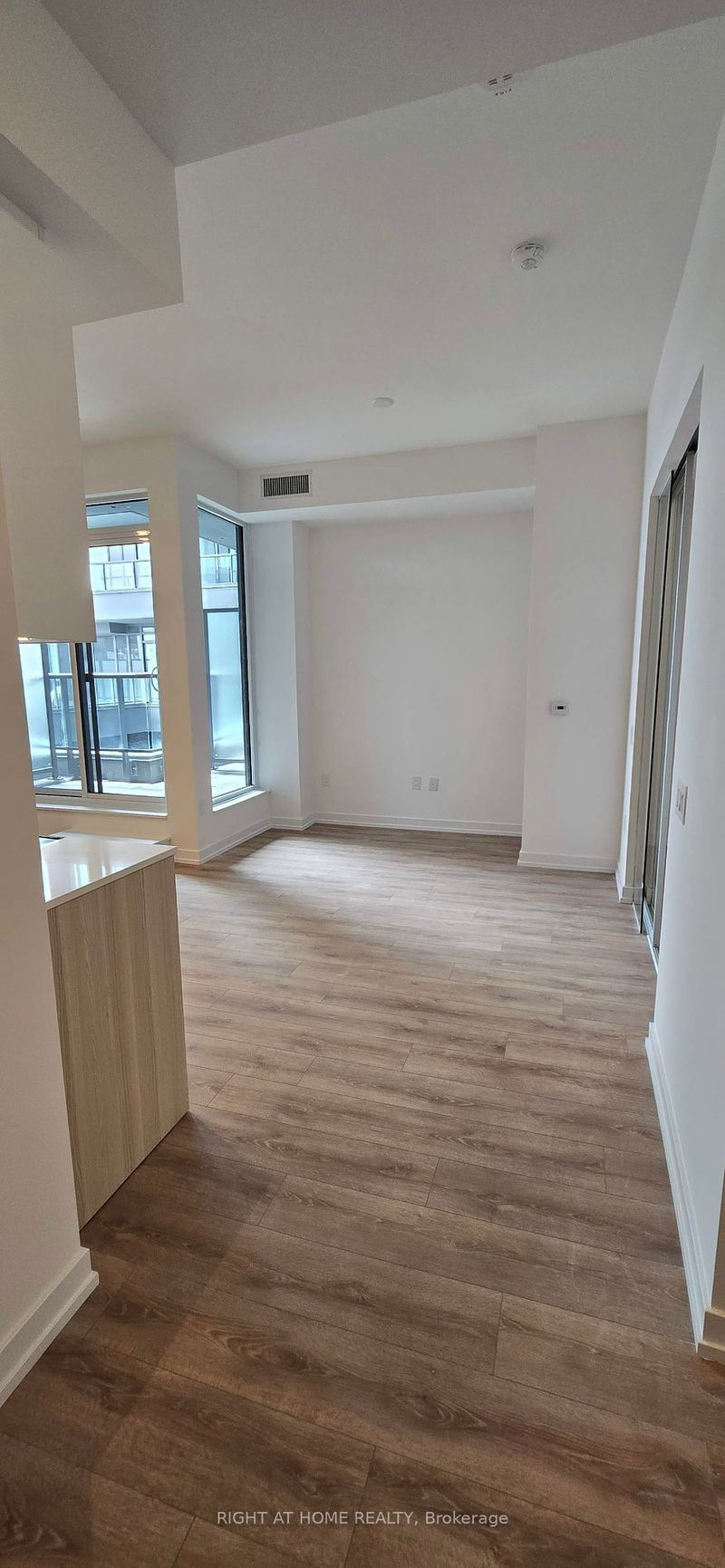 home for lease on 321-500 Dupont Street