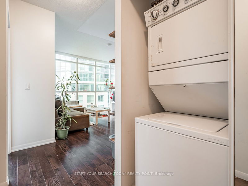  710 - 215 Fort York Blvd  Toronto, M5V 4A2 | Image 12