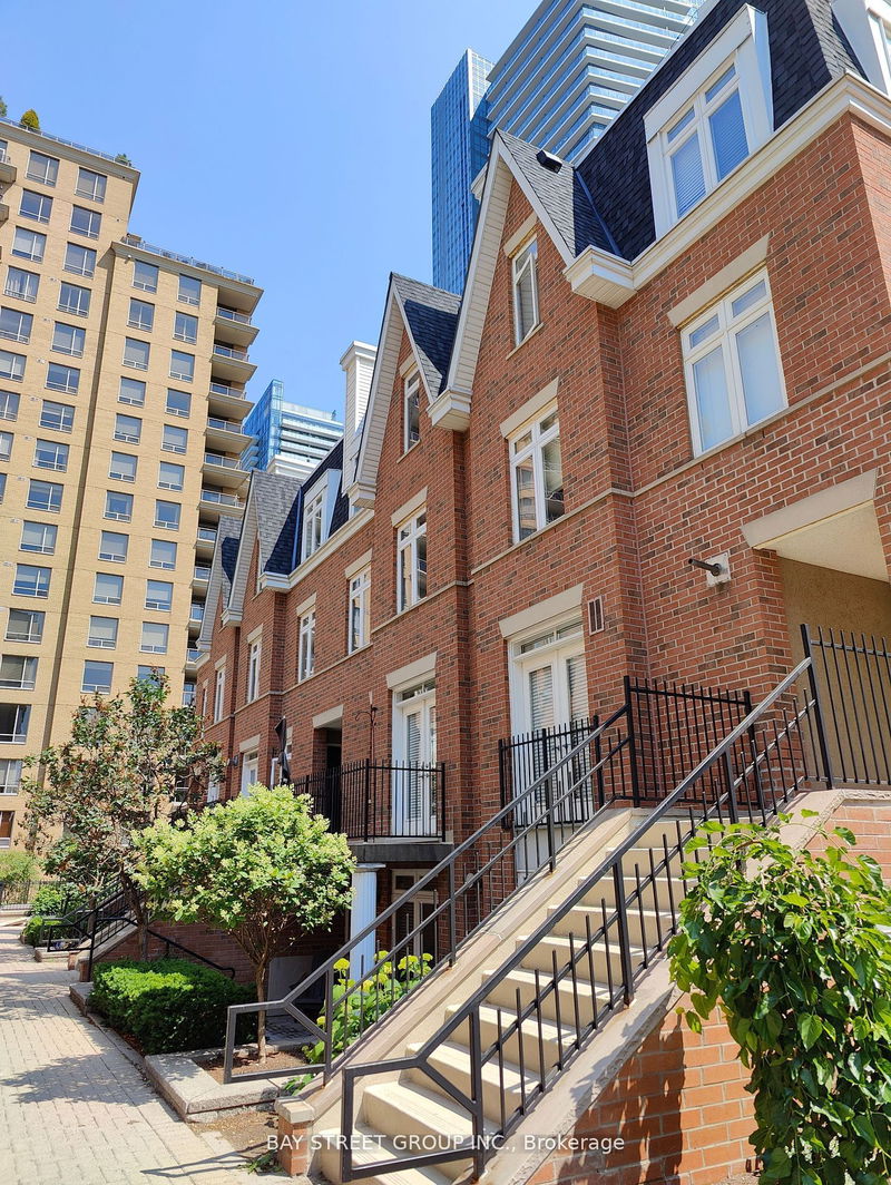 home for lease on 12-106 Redpath Avenue