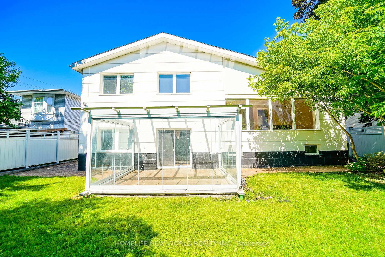 Listing Image 4