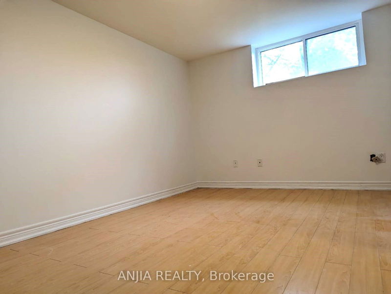 home for lease on Bsmt U2-84 Waterloo Avenue