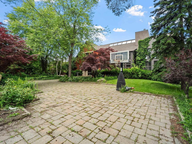 40 Old Colony Rd, Toronto, M2L 2K1 | Image 2