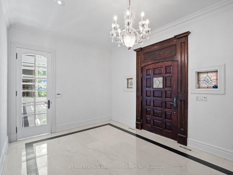 40 Old Colony Rd, Toronto, M2L 2K1 | Image 3