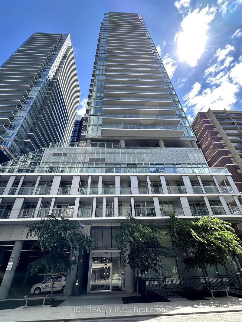 home for lease on 1114-195 Redpath Avenue