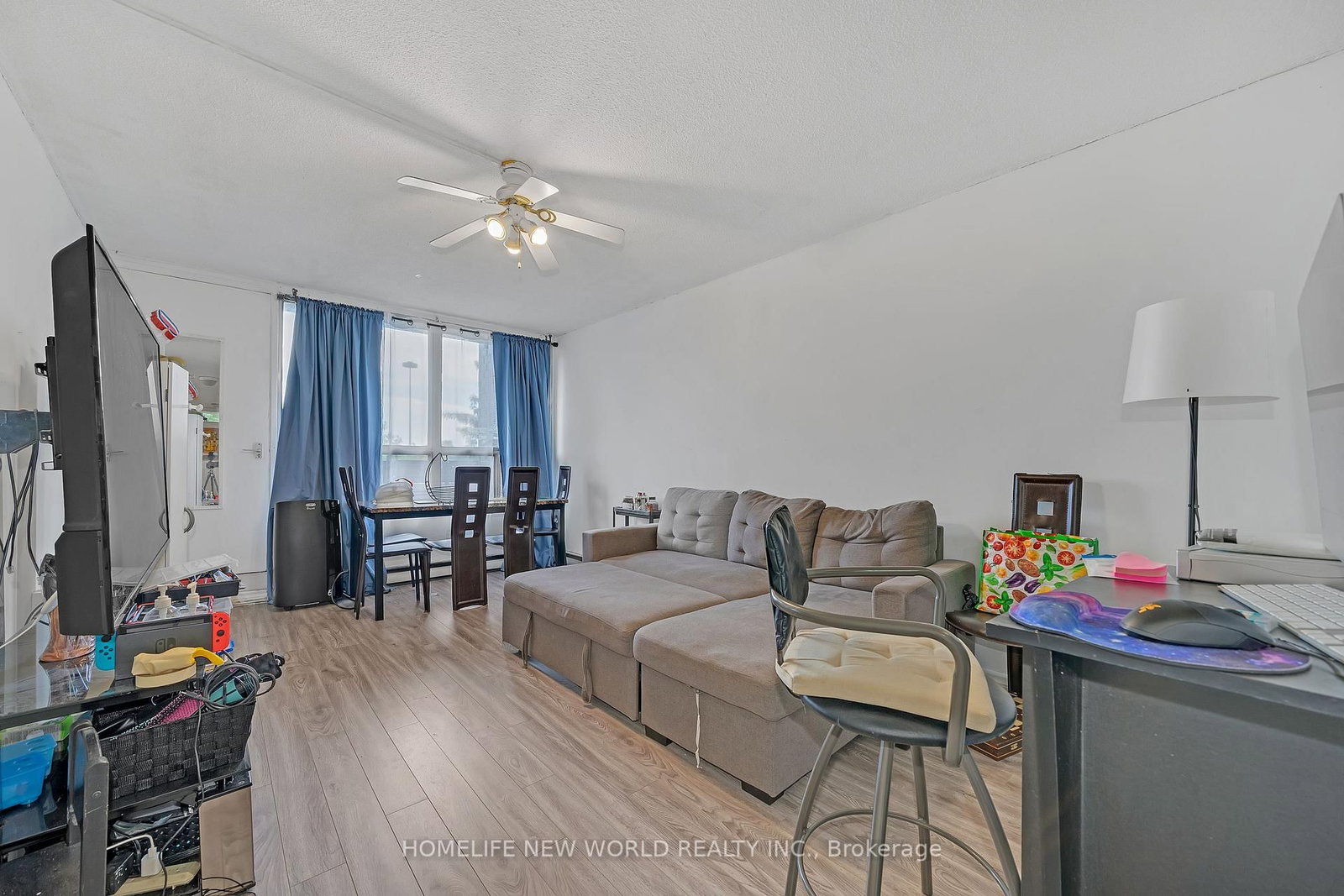 Listing Image 5