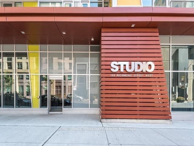 home for lease on 2109-199 Richmond Street W