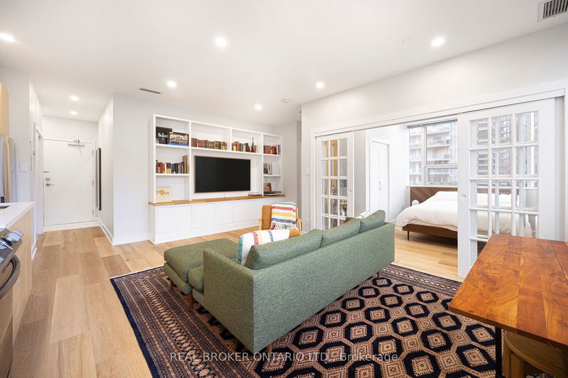 Unit 909 — 393 King St, Toronto - Waterfront Communities C1 image-0-0