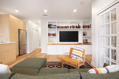 Unit 909 — 393 King St, Toronto - Waterfront Communities C1 image-0-2