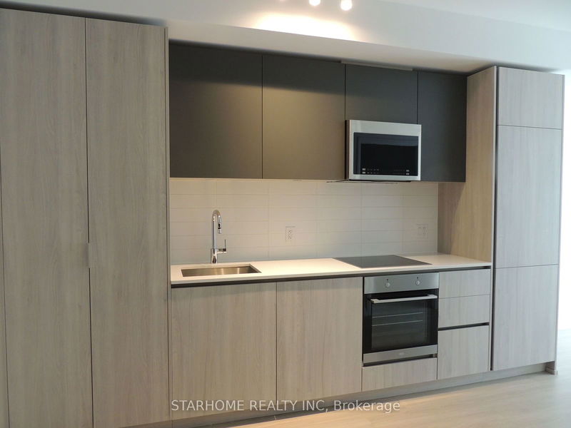 home for lease on 3307-8 Widmer Street