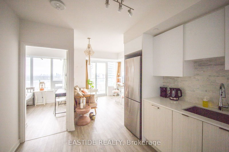  3106 - 195 Redpath Ave  Toronto, M4P 0E4 | Image 3