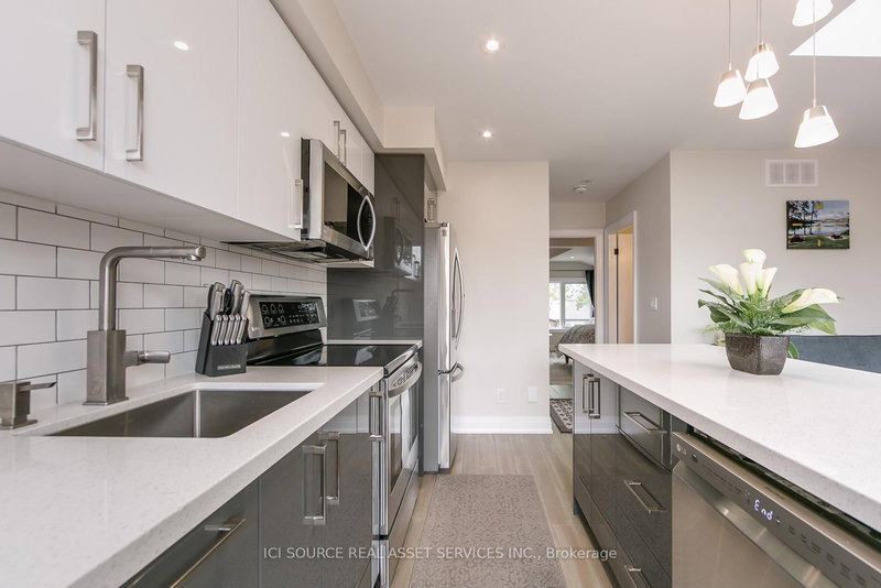 3rd Fl - 49 Beatrice St, Toronto, M6J 2T2 | Image 2