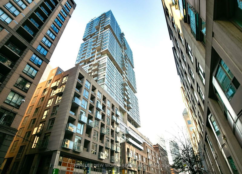 home for lease on 2102-199 Richmond Street W