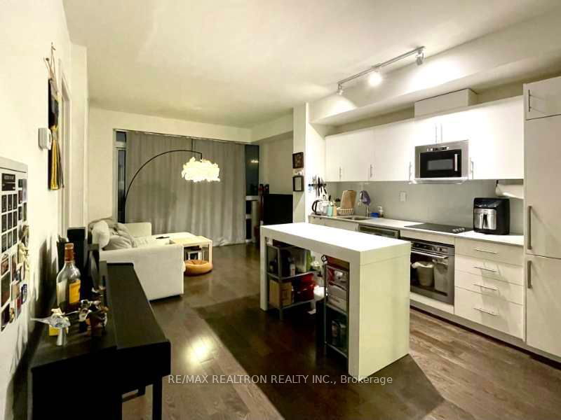 home for lease on 1516-460 Adelaide Street E