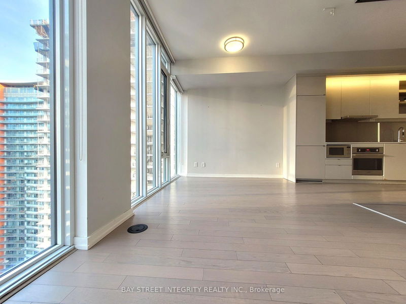 home for lease on 3705-101 Peter Street