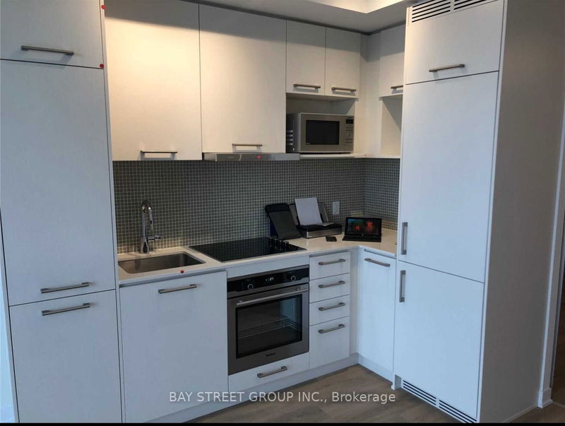 home for lease on 4603-87 Peter Street