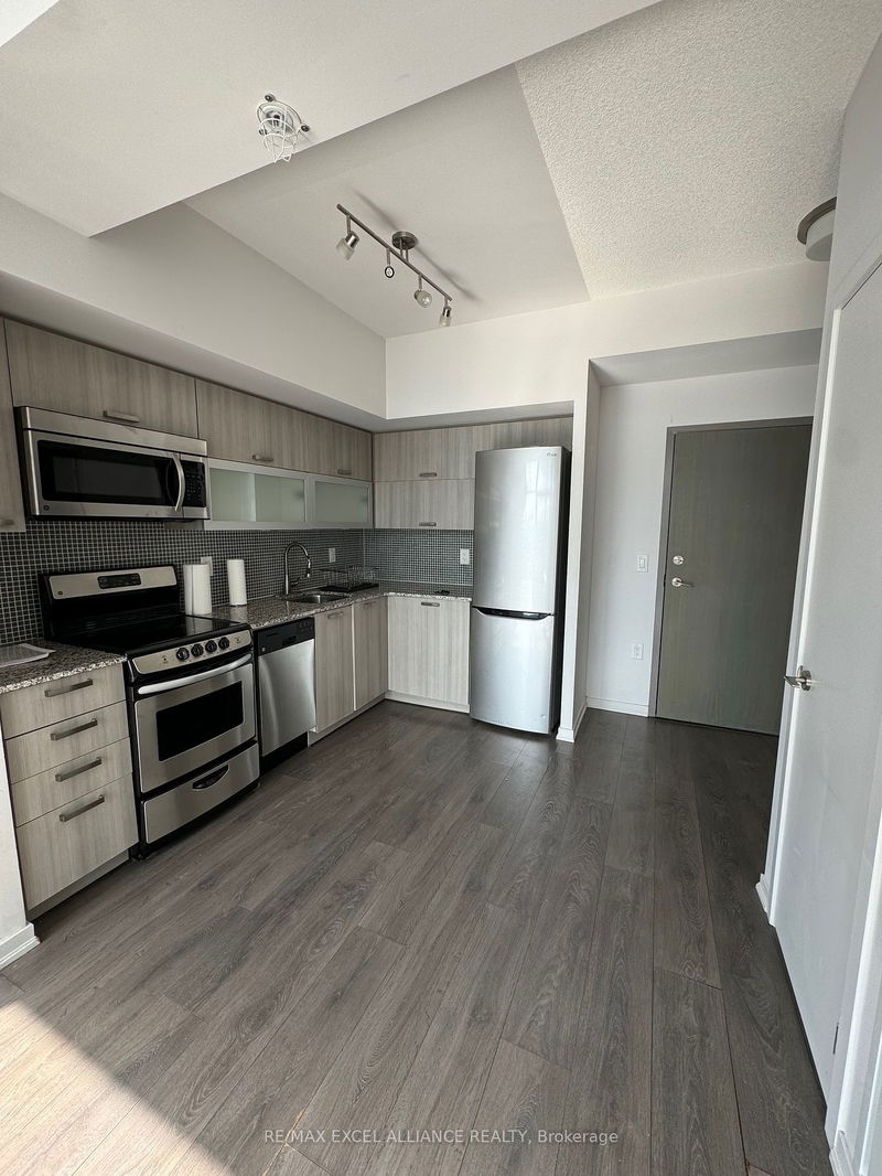 home for lease on PH07E-36 Lisgar Street