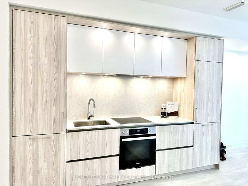 home for lease on 1611-35 Mercer Street