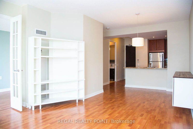 home for lease on 2005-85 Bloor Street E