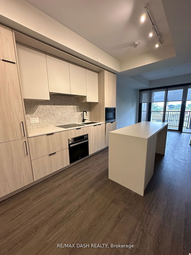 home for lease on 802-123 Portland Street