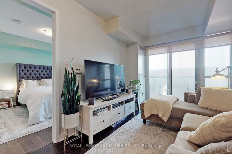 home for lease on 822-295 Adelaide Street W