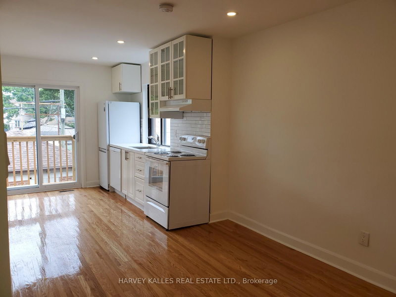 Upper - 679 Vaughan Rd, Toronto, M6E 2Y7 | Image 3