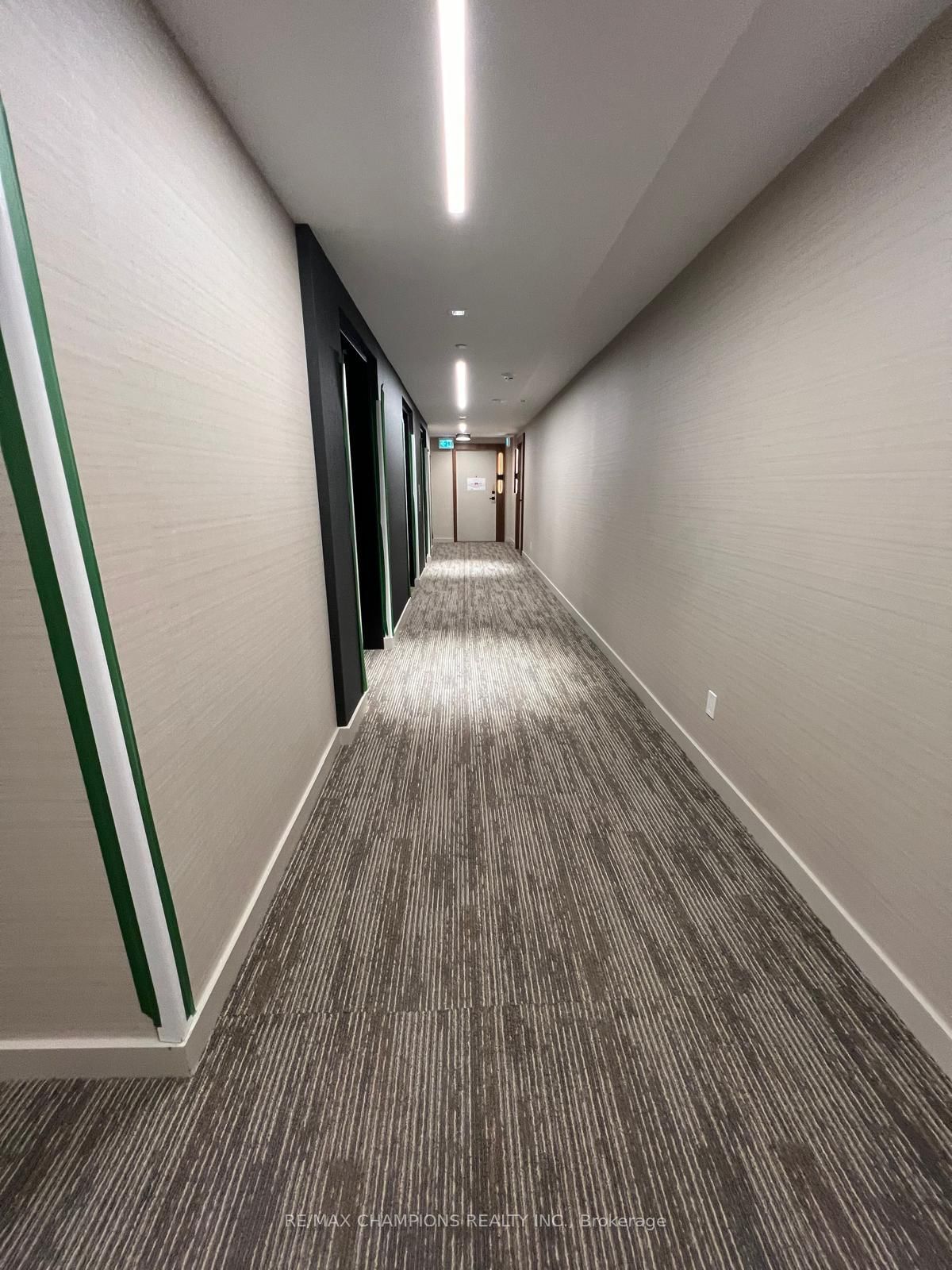 327 King Street W, Unit 1405 - Photo 5