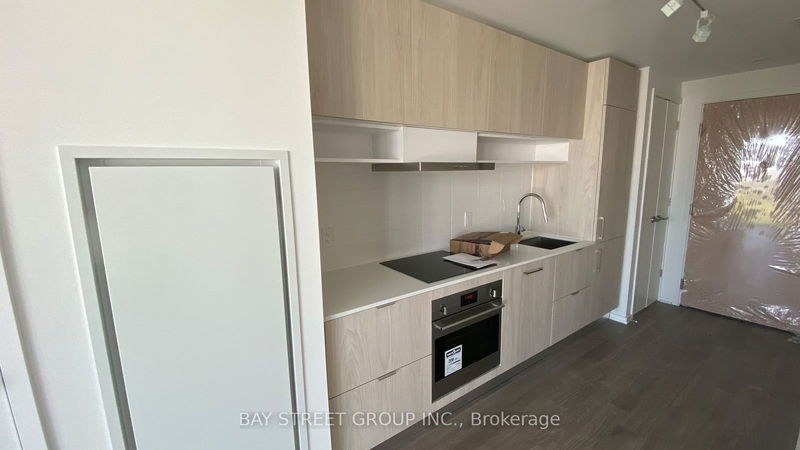 home for sale on 2306-5 Soudan Avenue