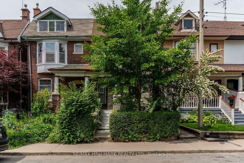 home for lease on 698 Manning Avenue