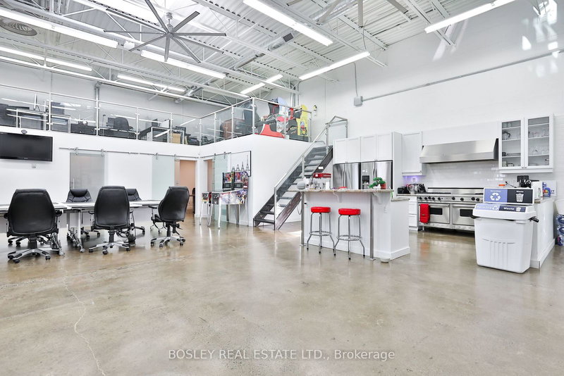 D - 75 Jonesville Cres, Toronto, M4A 1H2 | Image 2