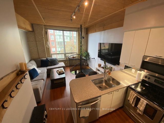 home for lease on 506-781 King Street W