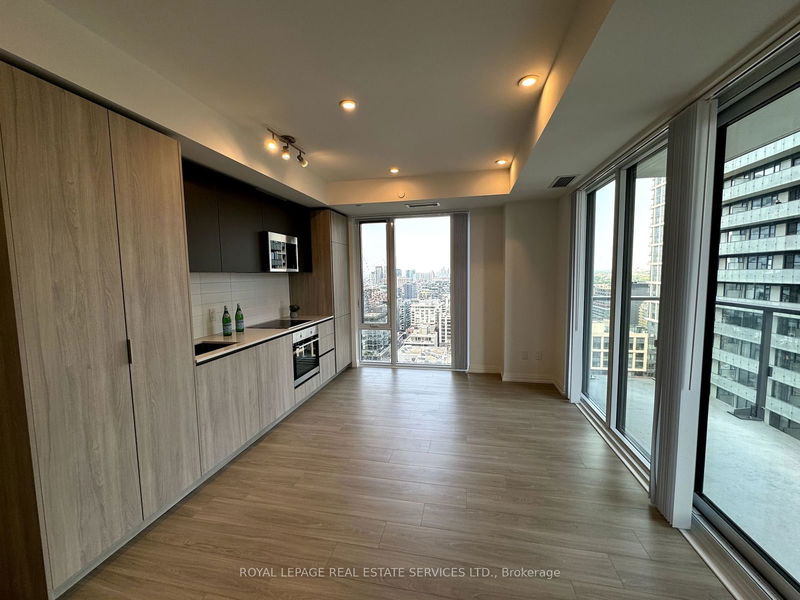 home for lease on 2725-28 Widmer Street