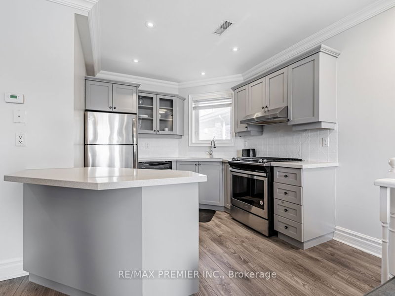 10 St Annes Rd  Toronto, M6J 2C1 | Image 17