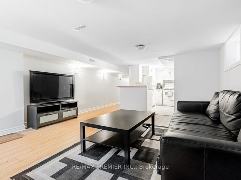 10 St Annes Rd  Toronto, M6J 2C1 | Image 26