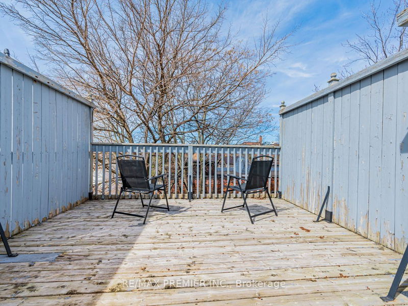 10 St Annes Rd  Toronto, M6J 2C1 | Image 31