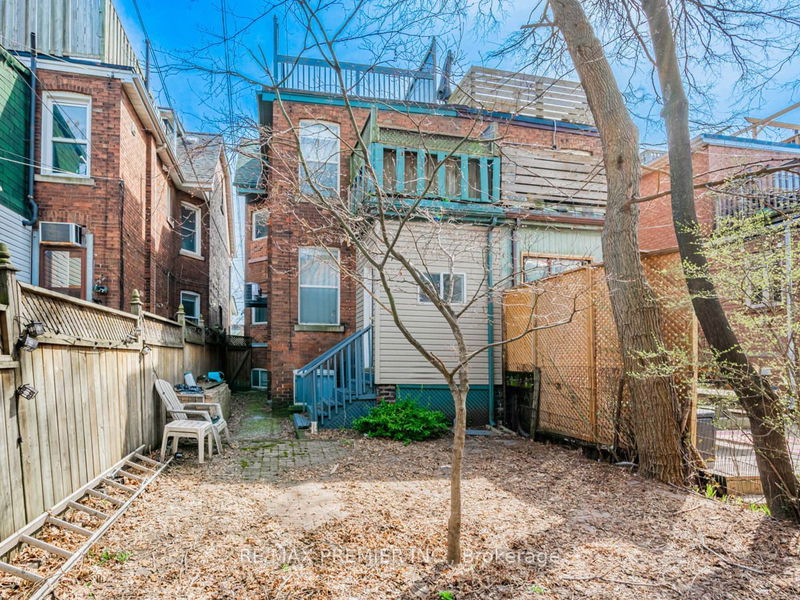 10 St Annes Rd  Toronto, M6J 2C1 | Image 32