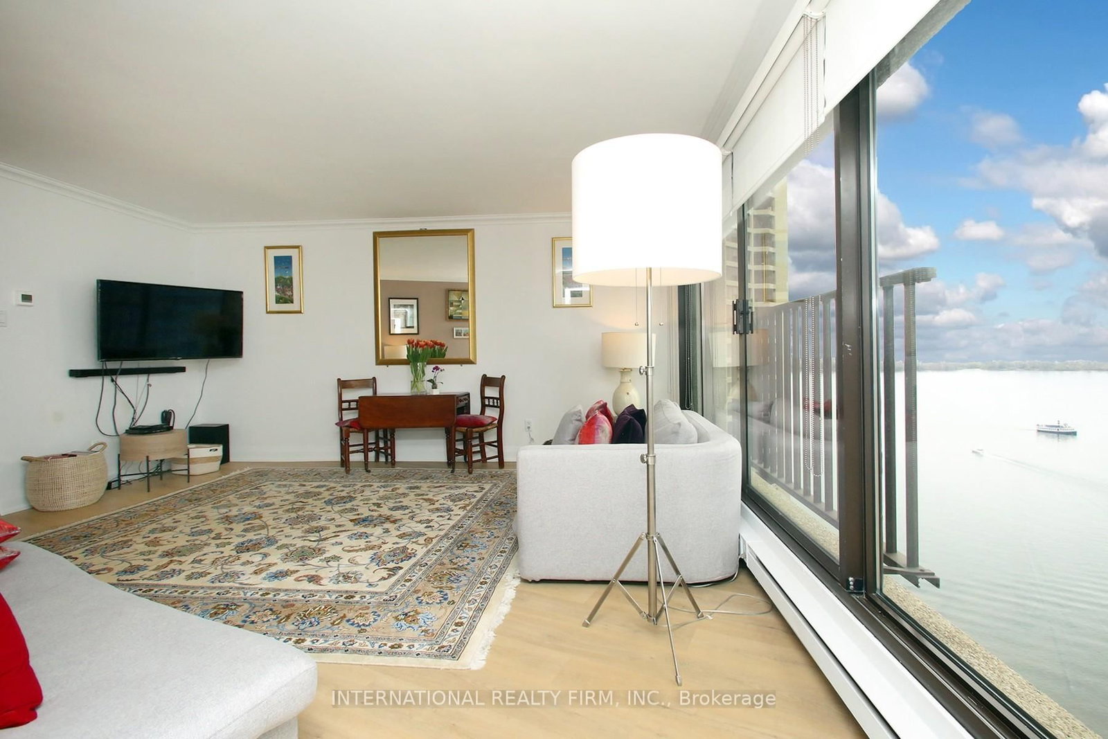 Listing Image 16