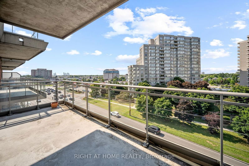  LPH8 - 777 Steeles Ave W Toronto, M2R 3Y4 | Image 27