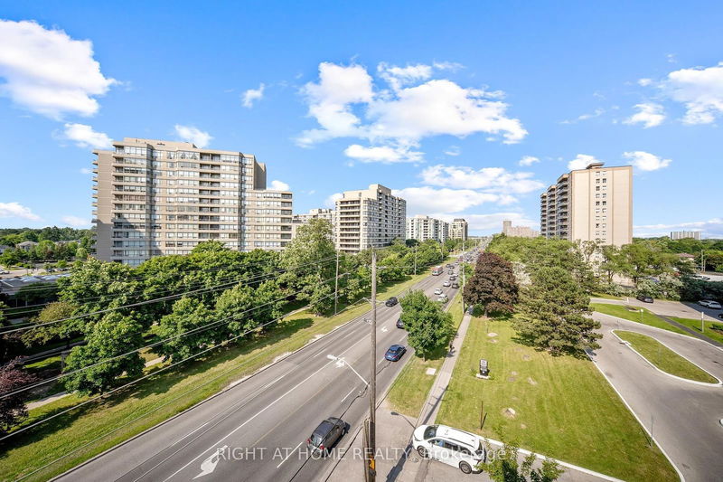  LPH8 - 777 Steeles Ave W Toronto, M2R 3Y4 | Image 31