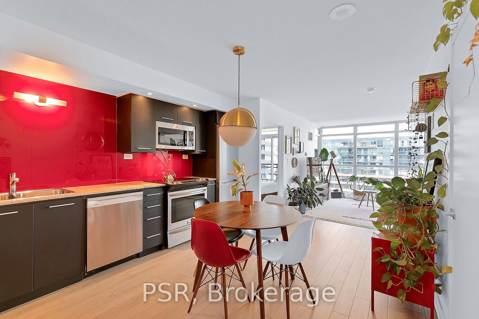 Listing Image 5
