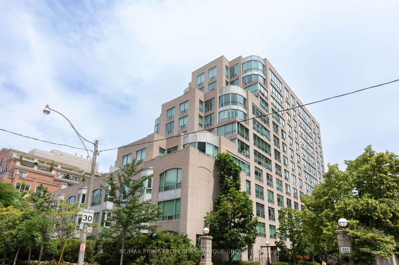 home for sale on 811-942 Yonge Street