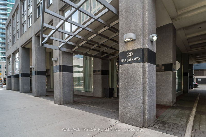 home for lease on 509-20 Blue Jays Way