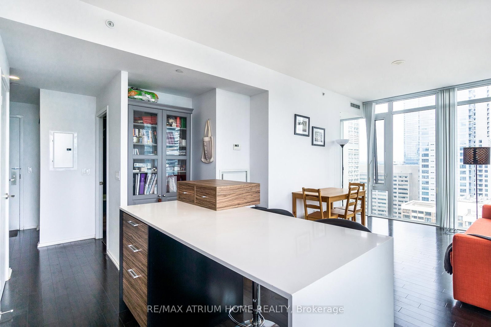 Listing Image 7