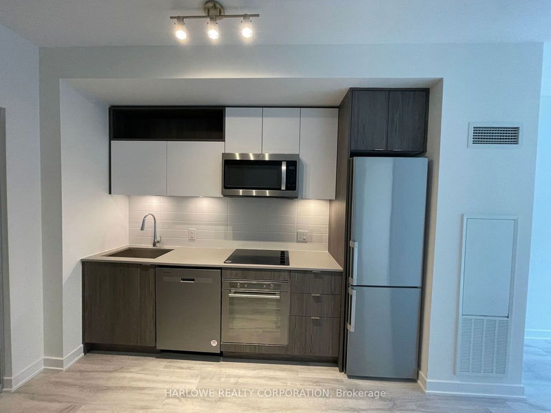 home for lease on 234 SW-121 Lower Sherbourne Street