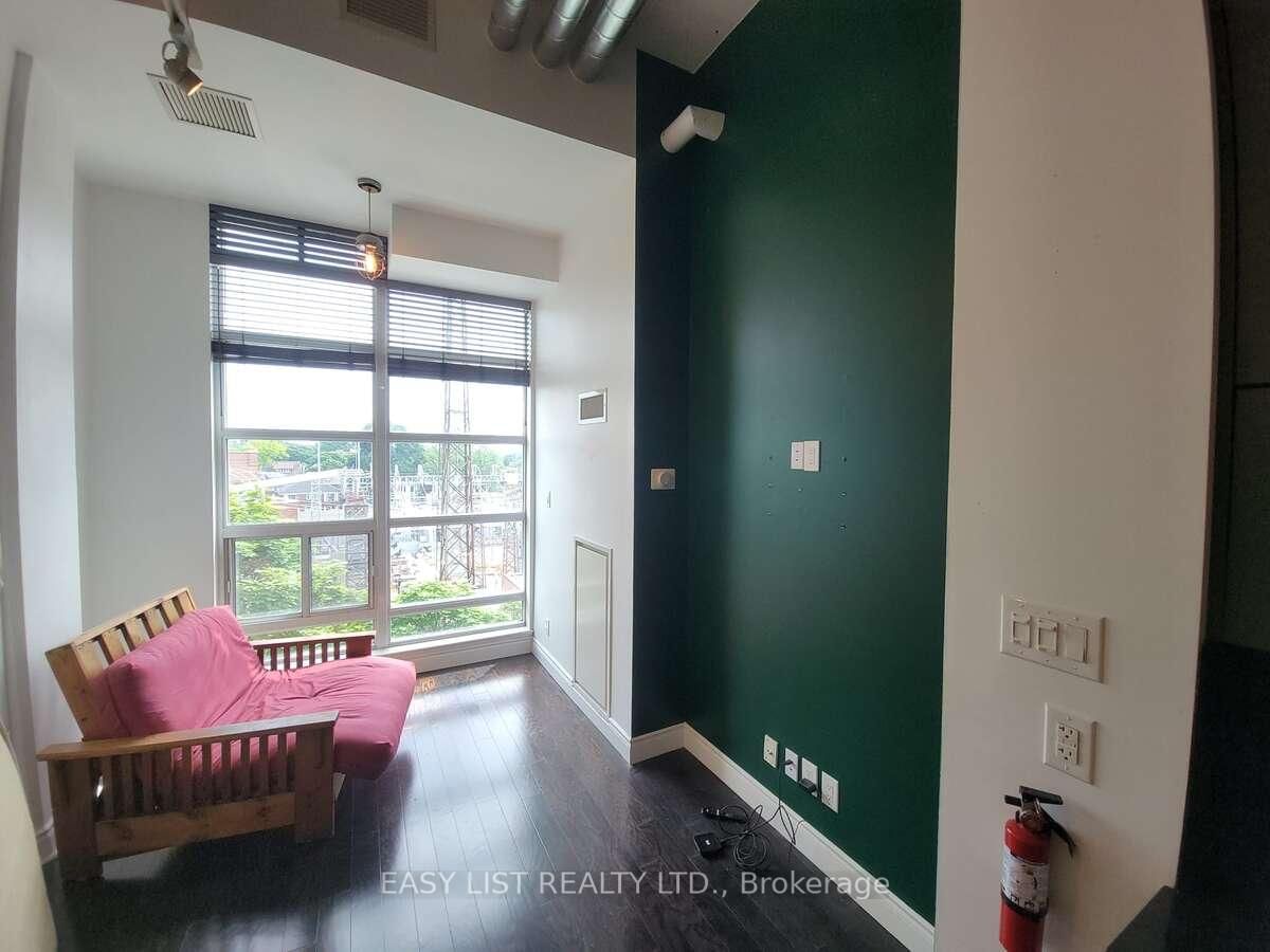 Listing Image 5