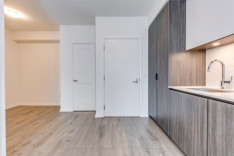 3407 - 8 Widmer St, Toronto, M5V 0W6 | Image 2