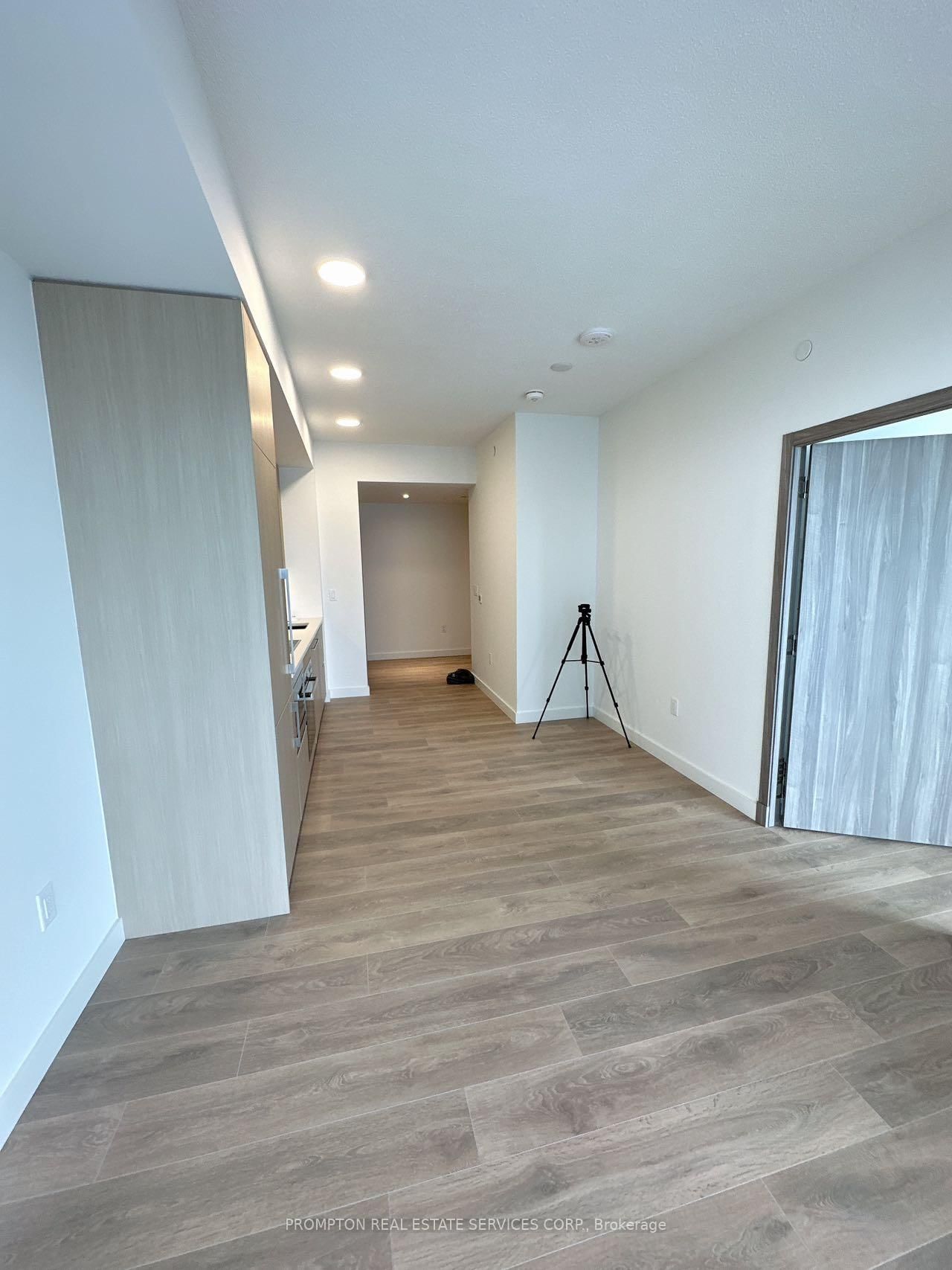 25 McMahon Drive, Unit 1115 - Photo 11