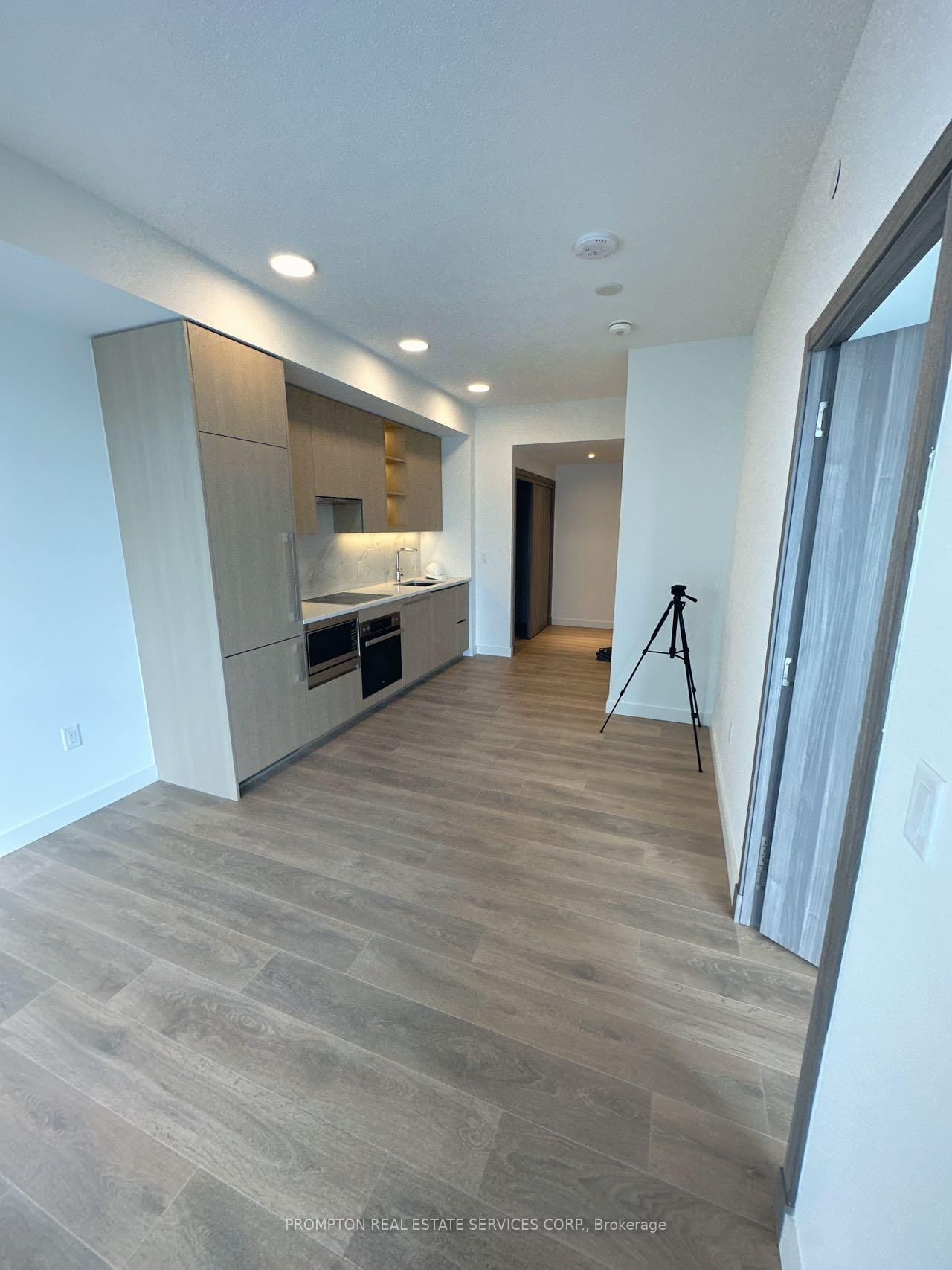 25 McMahon Drive, Unit 1115 - Photo 12